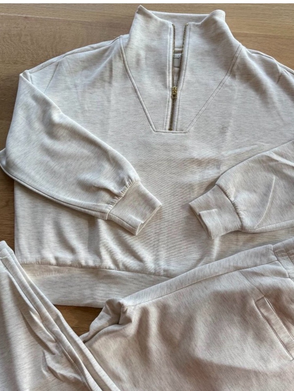 Varley DoubleSoft Pullover and pants set  in Light Beige-Heather size large EUC